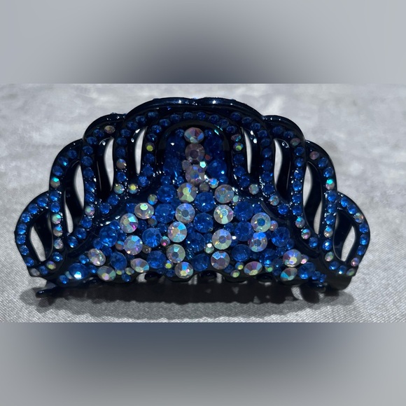 Accessories - Crystal Embellished Blue Hair Claw Clip